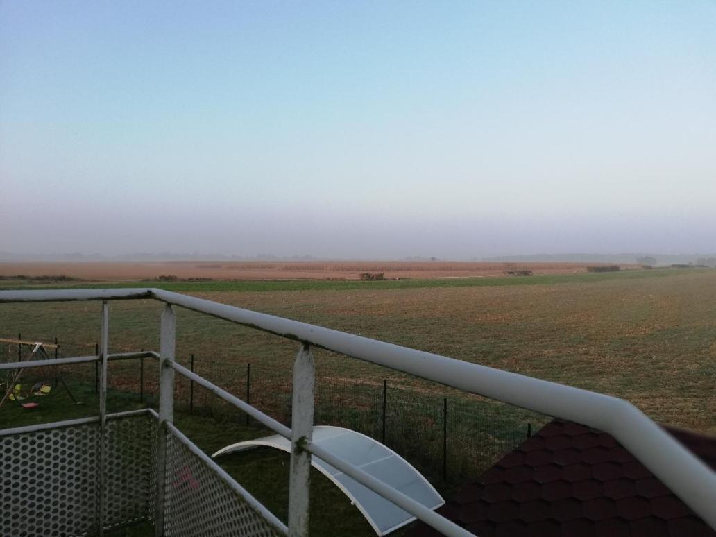 Bed and Breakfast Les Fermiers Giremoutiers Exterior foto